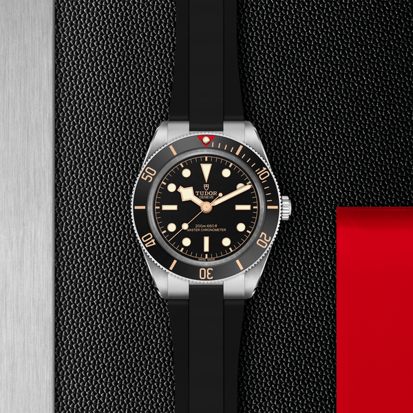 Tudor Black Bay 58, Manufacture Calibre MT5400-U39mm steel caseRubber strap