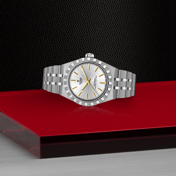 TUDOR RoyalManufacture Calibre MT520130mm steel caseSilver dial