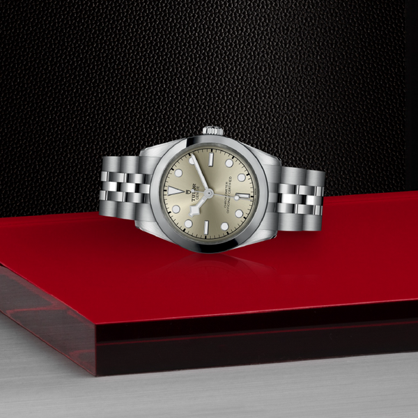 Tudor Black Bay One 31Manufacture Calibre MT520131mm steel caseSteel bracelet