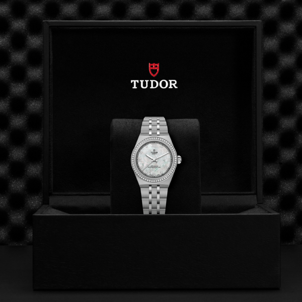 Tudor Royal30mm steel casemother-of-pearl dial
