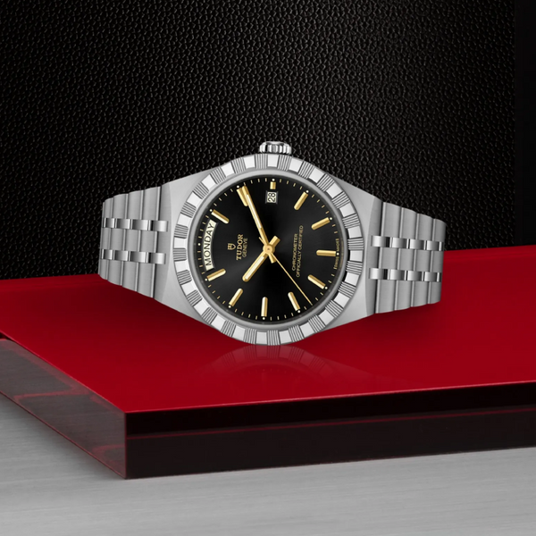 Tudor Royal40mm steel caseBlack dial